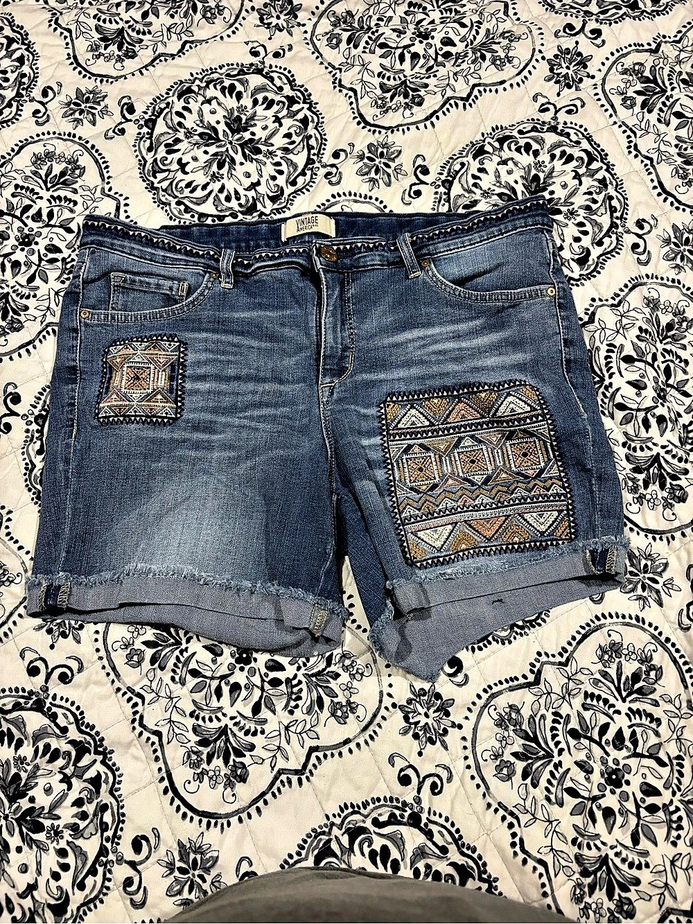 Vintage America Blues Embroidered Denim Jean Shorts Waist 8/29 Good